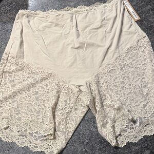 SKIMS Lace Fits Everybody Bike Short